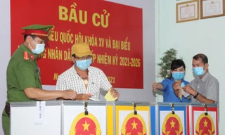 Bạn trẻ TPHCM làm tròn nghĩa vụ công dân, tích cực hỗ trợ bầu cử 