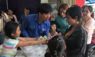 600 phần cơm, cháo nghĩa tình dành tặng người lao động nghèo