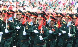 Khen thưởng 120 cựu chiến binh tham gia diễu hành Lễ kỷ niệm 50 năm thống nhất đất nước