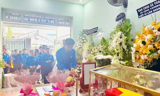 Trung ương Đoàn, các Tỉnh Đoàn đến viếng, chia buồn cùng thân nhân liệt sĩ hy sinh trong diễn tập phòng thủ