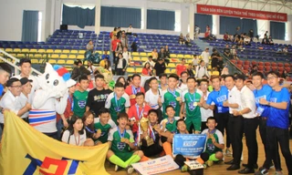 Cận cảnh sinh viên đại học Tôn Đức Thắng vô địch giải Futsal