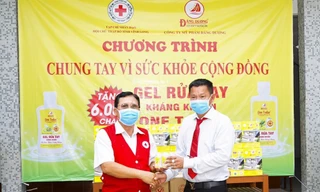 Mỹ phẩm Đăng Dương và hành trình tặng nước rửa tay kháng khuẩn phòng Covid-19