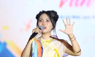 Phương Mỹ Chi cùng sinh viên TPHCM 'quẩy' hết mình mừng thành công ngày hội lớn 