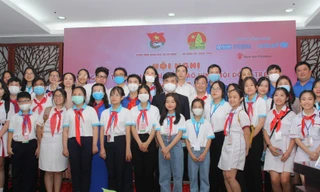 Đại biểu HĐTE và các vị lãnh đạo T.Ư Đoàn, TPHCM và các tỉnh, thành Đoàn chụp ảnh lưu niệm tại hội nghị