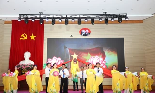 Học viên cao cấp lý luận chính trị tranh tài văn nghệ 