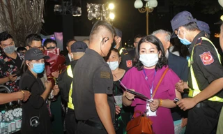 Người dân Vũng Tàu đến với đêm thi Người đẹp Thời trang Hoa hậu Việt Nam 2020