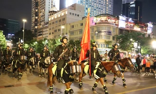 Sôi động màn diễu hành kỵ binh trên đường phố TPHCM