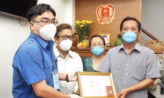 Truy tặng huy hiệu Tuổi trẻ dũng cảm cho Thượng uý công an hy sinh khi chống dịch
