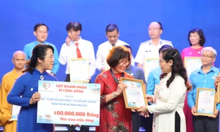 Tiếp nhận trên 34 tỷ đồng ủng hộ cán bộ, chiến sĩ, nhân dân vùng biển, đảo Tổ quốc