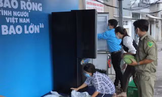 'Tủ lạnh Thạch Sanh' thực phẩm thiết yếu gửi tặng người dân khu cách ly 