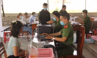 Làm căn cước công dân 'xuyên trưa, xuyên cuối tuần' trước nhu cầu tăng của người dân sau Tết