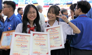 Nhóm bạn trẻ giành giải nhất chung cuộc hội thi Tự hào sử Việt 2022