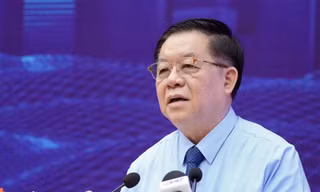 'Làm báo có thể nghèo nhưng không lợi dụng cái này để đánh cái kia...'