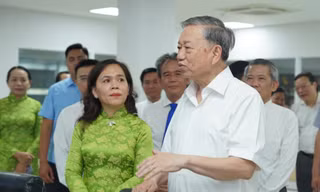 Tổng Bí thư Tô Lâm khảo sát việc vận hành chính quyền 2 cấp tại phường Xuân Hòa, TPHCM