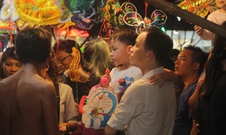 Nhộn nhịp phố lồng đèn trước thềm Tết Trung thu