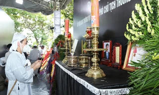 Phó Chủ tịch Thường trực TPHCM Lê Hòa Bình yên nghỉ trong tình thương mọi người