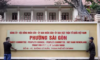 Cận cảnh bảng tên trụ sở phường Sài Gòn, Bình Thạnh