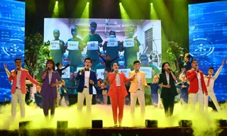 Xúc động đêm nghệ thuật tri ân, tưởng nhớ lực lượng tuyến đầu, văn nghệ sỹ