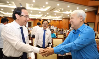Lãnh đạo TPHCM trả lời về tinh gọn bộ máy 