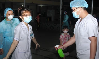 TPHCM chi trả chế độ hỗ trợ lực lượng chống dịch COVID-19