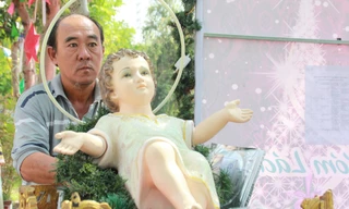 Người Sài Gòn chào đón Noel