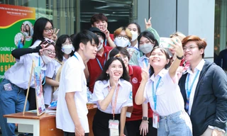 Bạn trẻ TPHCM vui chơi trải nghiệm tại ngày hội tiếng Anh