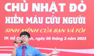 Thầy giáo 9x 'tiếp lửa' tại ngày hội hiến máu Chủ nhật Đỏ