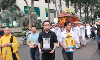 Nghẹn ngào phút tiễn đưa NSƯT Nguyễn Chánh Tín về cõi vĩnh hằng