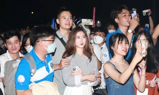 Hàng nghìn sinh viên 'cháy' tại nhạc hội với Binz, LyLy, Chillies, Hoàng Dũng