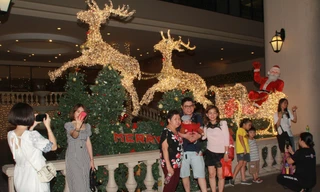 Lung linh ấm áp những cung đường góc phố Sài Gòn trước thềm Giáng sinh 