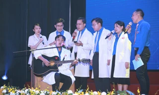 Vinh danh những cống hiến, hy sinh của đội ngũ thầy thuốc trẻ TPHCM