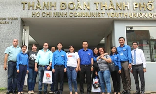 Hai tổ chức Đoàn chụp ảnh lưu niệm - Ảnh: Đức Duy