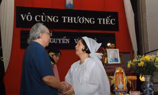 NSND Trần Hiếu, Trần Long Ẩn và đồng nghiệp đến tiễn biệt nhạc sỹ Nguyễn Văn Tý