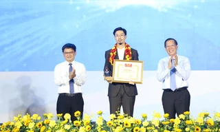 Đoàn Thanh niên Công an TPHCM, rapper Đen Vâu... nhận giải thưởng Tình nguyện quốc gia