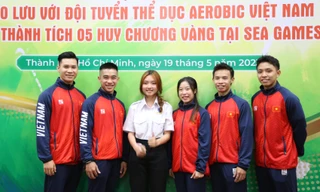 Sinh viên TPHCM giao lưu với đội tuyển aerobic giành trọn bộ 5 HCV SEA Games 32