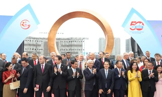 TPHCM ra mắt biểu tượng hữu nghị quốc tế tại công viên Bến Bạch Đằng