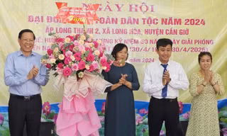 Chủ tịch UBND TPHCM: Bà con phải đẹp trong lời ăn tiếng nói, trong quan hệ tình làng nghĩa xóm