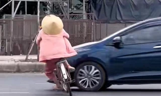 Công an thông tin về người phụ nữ đi xe đạp va chạm với xe ô tô gây bão mạng xã hội 