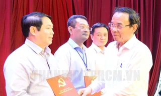 Bí thư Thành ủy TPHCM: Mỗi cán bộ cống hiến hết mình cho sự phát triển của thành phố
