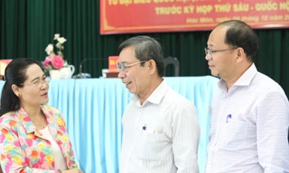 Cử tri TPHCM lo lương cán bộ cấp xã 'không đủ ăn sáng'