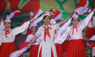 Cô nữ sinh nhà nghèo truyền cảm hứng cho Đội viên thành phố Bác