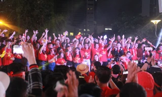 Hàng chục nghệ sĩ hát livestream tiếp lửa đội tuyển Việt Nam 