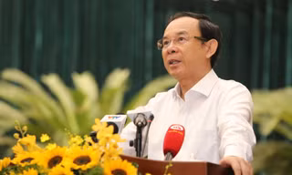 Bí thư TPHCM: Khẩn trương gỡ rào cản, giải quyết vấn đề nhà ở xã hội và nhà lưu trú công nhân