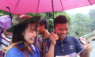 Cựu chiến sỹ tình nguyện chia sẻ công trình ý nghĩa với bà con vùng xa trong ngày mưa bão