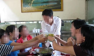 Tửu lượng cũng là 'tiêu chuẩn' thăng chức?