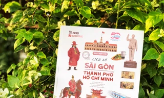 Cuốn sách đưa độc giả xuôi theo dòng chảy lịch sử của thành phố phương Nam