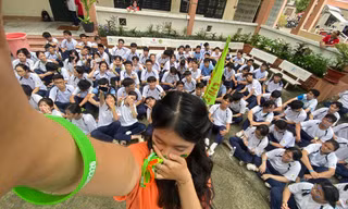 Teen 2K8 đón những ngày đầu cấp cực vui: Hết mình với ngày hội chào tân binh