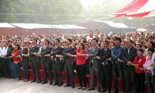 Gần 1000 người tình nguyện hiến máu