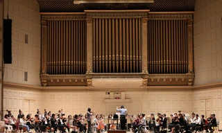 Dàn nhạc Giao hưởng Việt Nam tập tại khán phòng Carnegie Ảnh: Công Luận