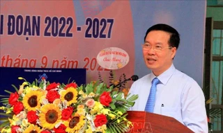 Thường trực Ban Bí thư Võ Văn Thưởng dự lễ khai giảng tại Hòa Bình
